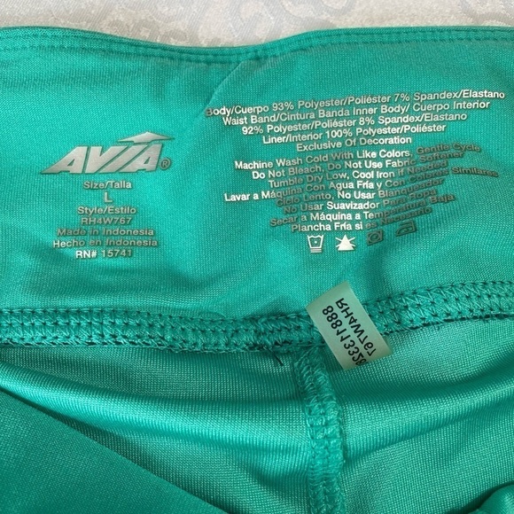 Avia women’s : Avia Runing shorts with building spandex in green size large - Picture 4 of 4
